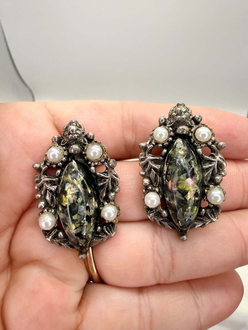Selro Vintage Confetti Lucite Faux Pearl Clip-On Earrings